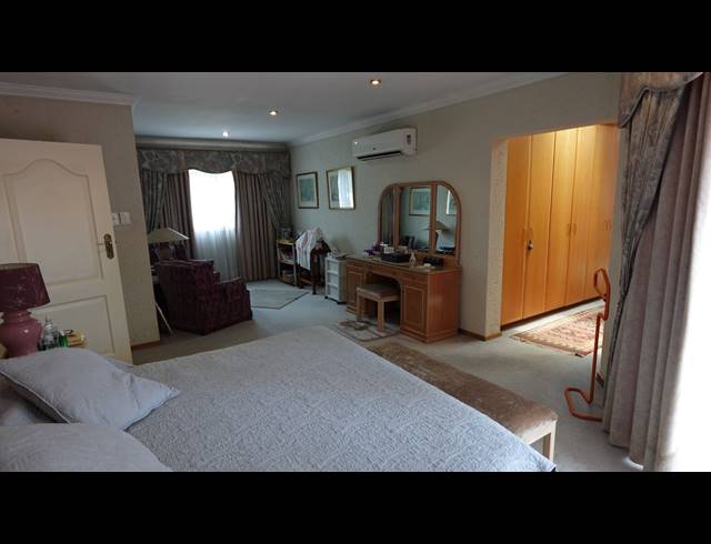 5 BEDROOM FREEHOLD FOR SALE IN SILVER LAKES GOLF ESTATE